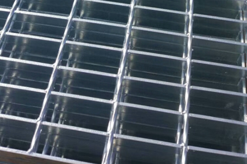 G255/30/100熱鍍鋅鋼格板廣泛用于造船,石化,化工廠(chǎng) G255/30/100熱鍍鋅鋼格板廣泛用于造船,石化,化工廠(chǎng)