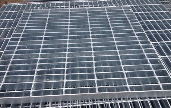 G255/30/100熱鍍鋅鋼格板廣泛用于造船,石化,化工廠(chǎng) G255/30/100熱鍍鋅鋼格板廣泛用于造船,石化,化工廠(chǎng)